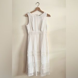 Taylor Petite Women White Laced Flower Dress Sleeveless Size 2P